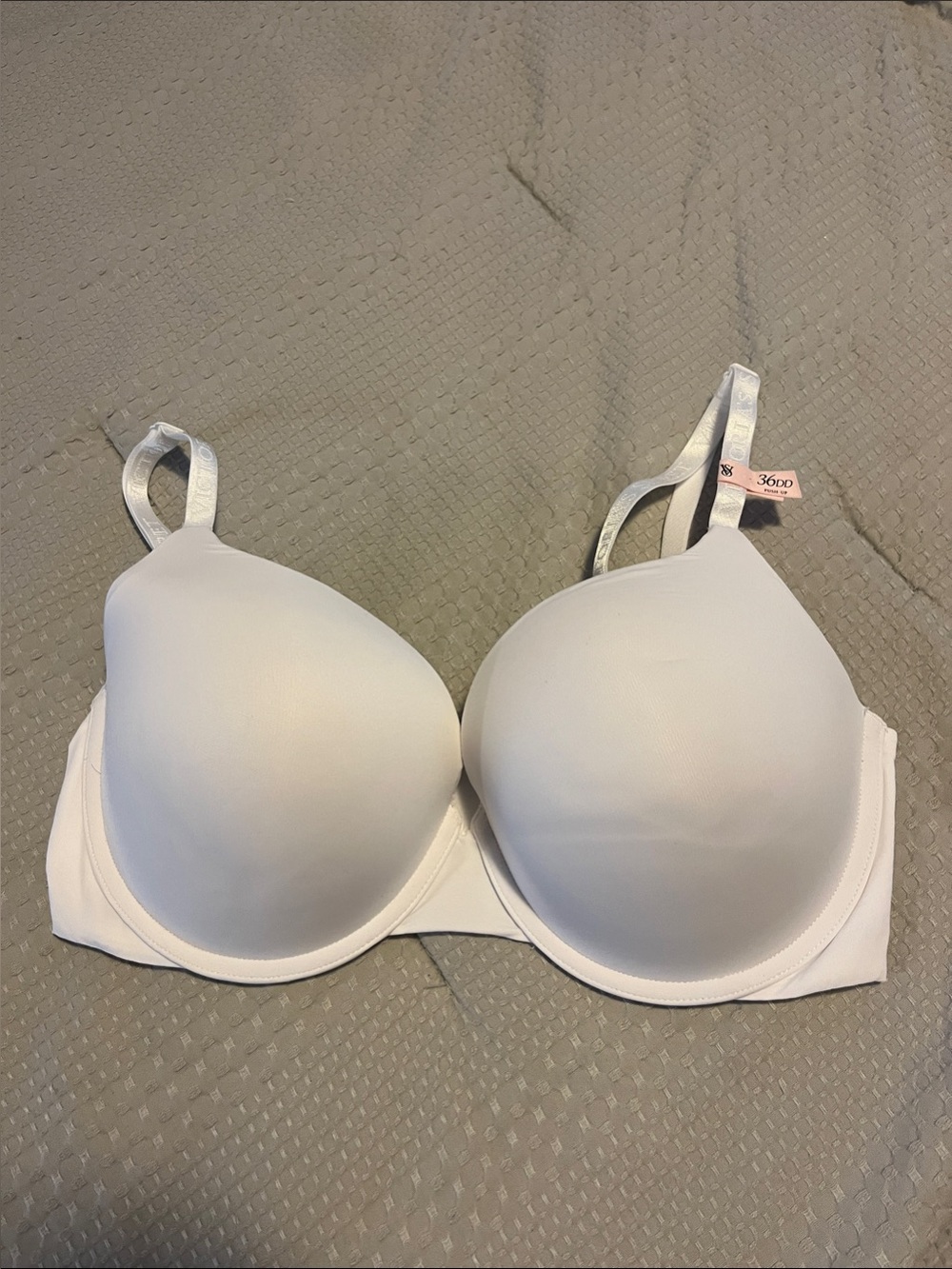 Victoria's Secret White Molded T-Shirt Bra